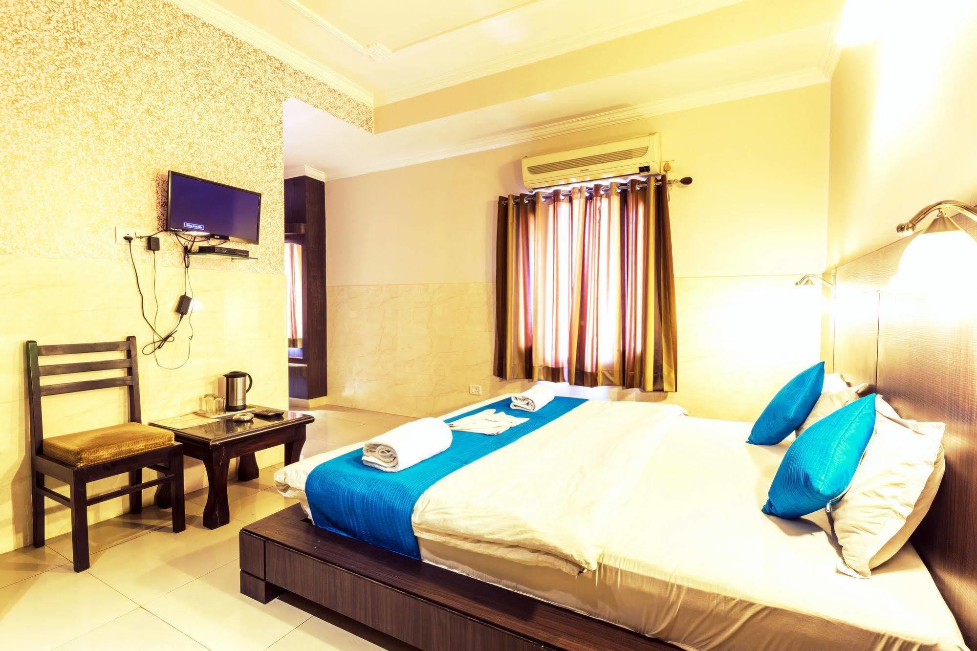 Zo Mi Road Hotel 3*